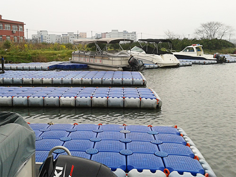 Pontoon tube kuelea